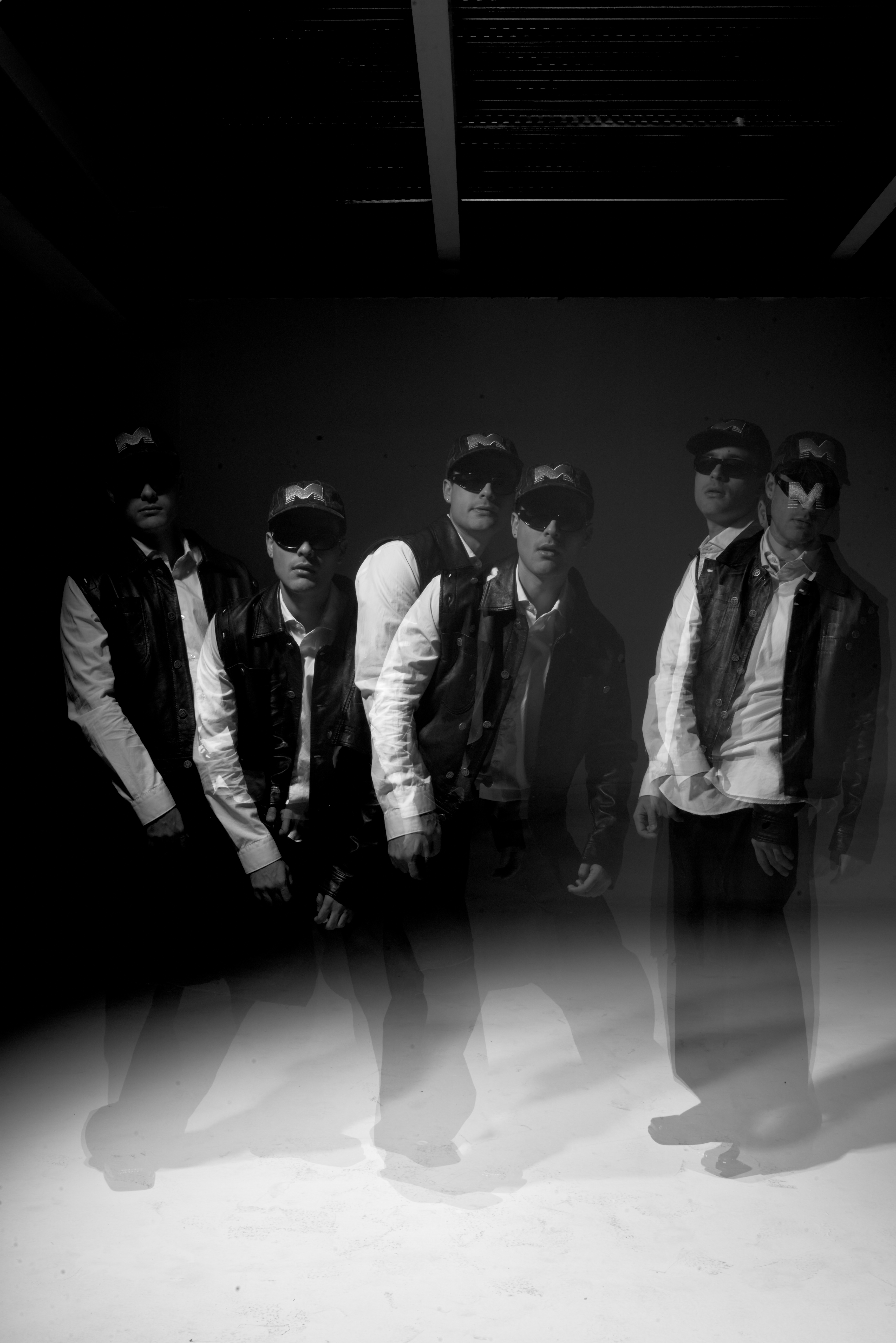 Magna · B&W 01