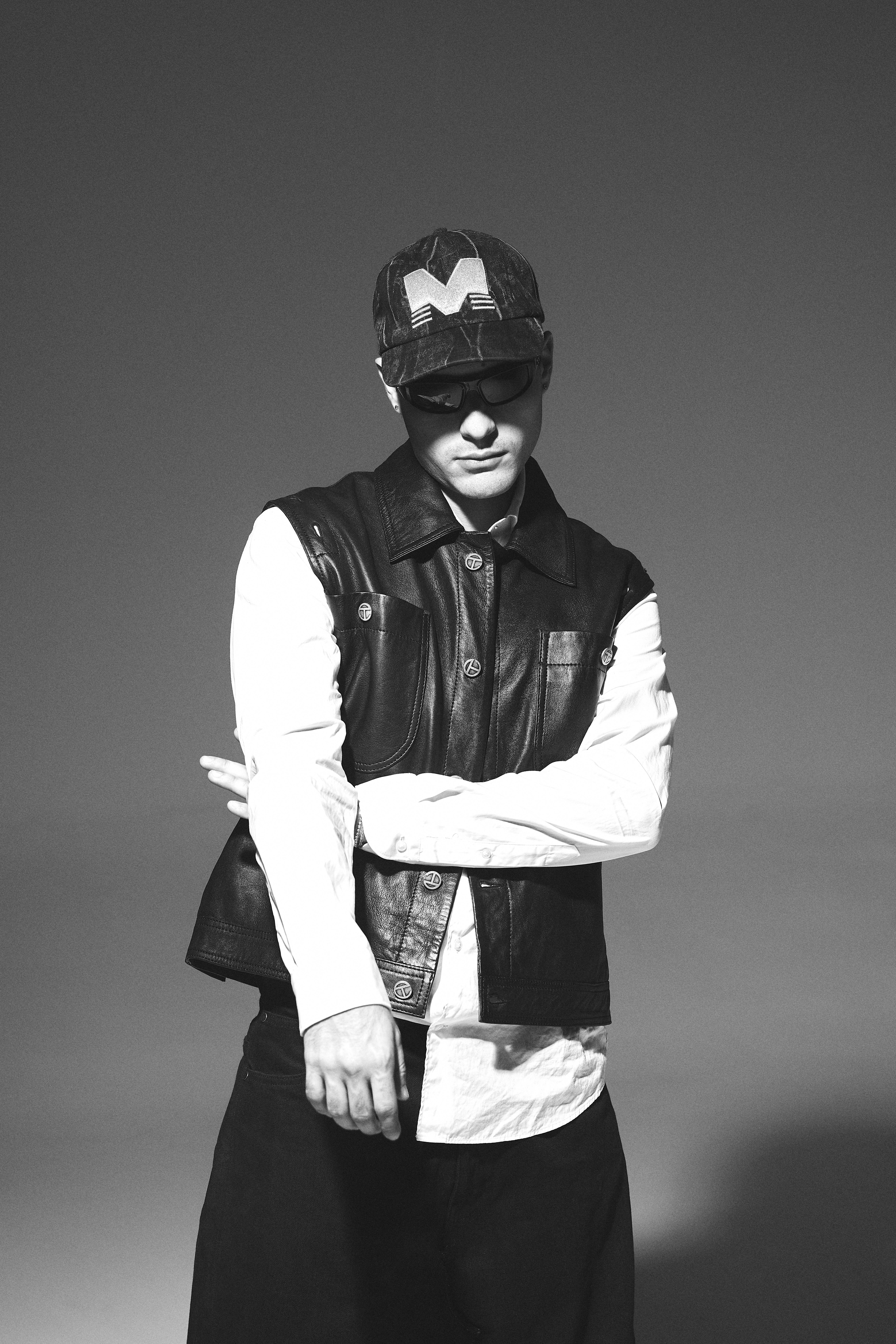 Magna · B&W 08